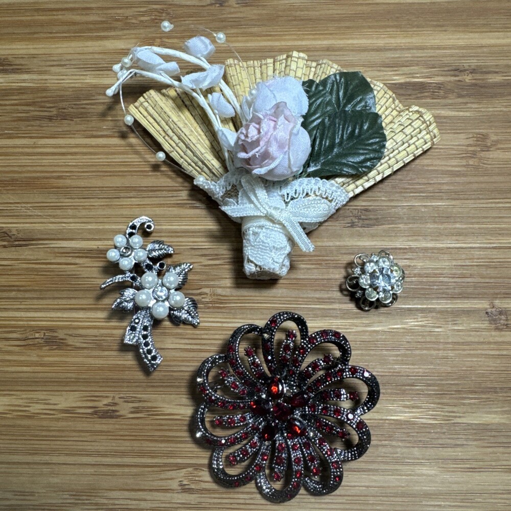 Vintage Costume Jewelry Brooch Pin Lot Wearable 90’s Rattan Fan Silver Tone